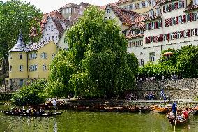 Annual Punting Boat Trips On The Neckar River In Tübingen Are Available From May To September