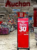 Auchan Anounces Social Plan With 2389 Layoffs - France