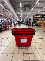 Auchan Anounces Social Plan With 2389 Layoffs - France