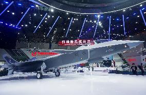 J-20S Two-seat Stealth Fighter Jet  in Zhuhai Air Show