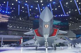 J-20S Two-seat Stealth Fighter Jet  in Zhuhai Air Show