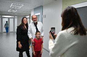 Swiss plastic surgeon Clemens Mariel Schistel visits Lviv