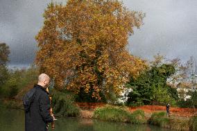 Toulouse: 'Ecureuils' Try To Slown Down The LGV Project On He Canal Du Lidi