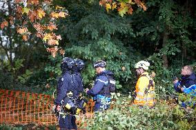 Toulouse: 'Ecureuils' Try To Slown Down The LGV Project On He Canal Du Lidi