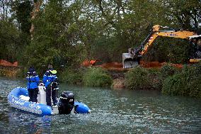 Toulouse: 'Ecureuils' Try To Slown Down The LGV Project On He Canal Du Lidi