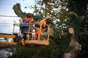 Toulouse: 'Ecureuils' Try To Slown Down The LGV Project On He Canal Du Lidi