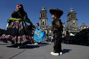 Guinness Record For Mariachis And Miss Universes At The Zócalo In Mexico City