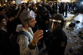 Thousands Protest Over Handling Of Flood Disaster - Valencia