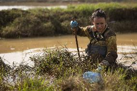 Floods Cleanup Efforts Continue - Spain