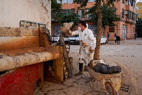 Floods Cleanup Efforts Continue - Spain