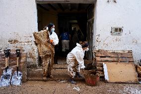 Floods Cleanup Efforts Continue - Spain