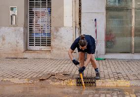 Floods Cleanup Efforts Continue - Spain