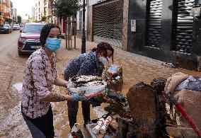 Floods Cleanup Efforts Continue - Spain