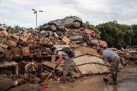 Floods Cleanup Efforts Continue - Spain