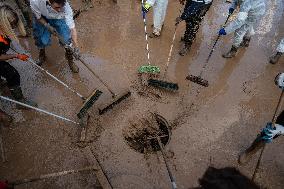 Floods Cleanup Efforts Continue - Spain