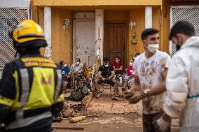 Floods Cleanup Efforts Continue - Spain