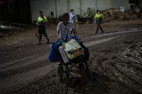 Floods Cleanup Efforts Continue - Spain