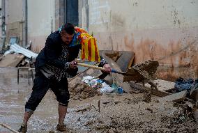 Floods Cleanup Efforts Continue - Spain