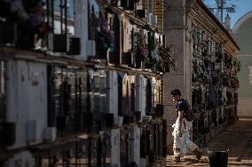 Floods Cleanup Efforts Continue - Spain