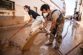 Floods Cleanup Efforts Continue - Spain