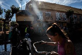 Floods Cleanup Efforts Continue - Spain