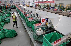 Double 11 Shopping Logistics Peak in Zaozhuang