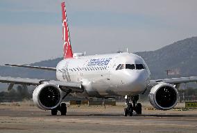 Turkish Airlines Airbus A321 on the runway at Barcelona Airport