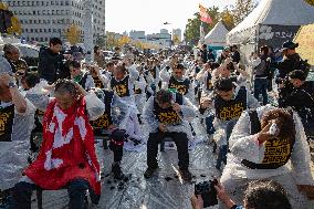 100 Cargo Union Members Shave Heads In Protest To Demand Legislation For Safe Freight Rates