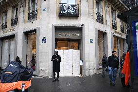 Burglary at Louis Vuitton Store, Bd Saint Germain in Paris