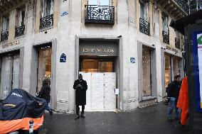 Burglary at Louis Vuitton Store, Bd Saint Germain in Paris