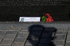 DC: US Family members hold a Veterans Day conmemoration