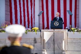 President Biden Visits Arlington Cemetery on Veterans Day