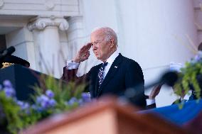 President Biden Visits Arlington Cemetery on Veterans Day