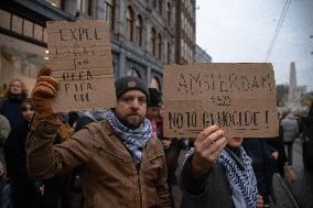 Dozens Detained After Protesters Defy Ban - Amsterdam