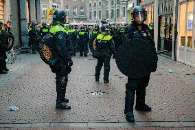 Dozens Detained After Protesters Defy Ban - Amsterdam