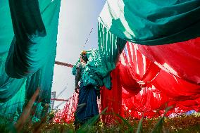 Bangladeshi Dyeing Workers – Dhaka