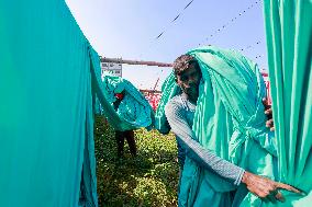 Bangladeshi Dyeing Workers – Dhaka