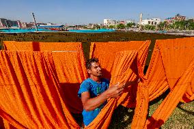 Bangladeshi Dyeing Workers – Dhaka