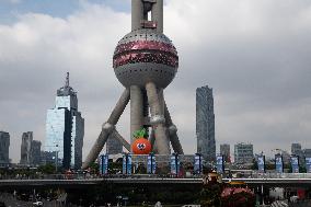 SKY MOJO EXPO Landing on the Oriental Pearl Tower