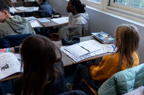 Illustration School Room - L’Hay-les-Roses