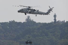 Z-20 Perform at Air Show in Zhuhai