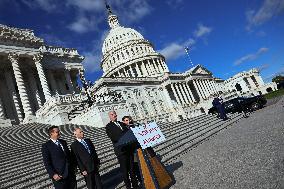 Congress Returns To Capitol Hill After Election Recess - Washington