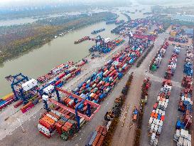 Beijing-Hangzhou Grand Canal Port Logistics Group in Huai 'an