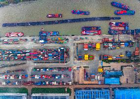 Beijing-Hangzhou Grand Canal Port Logistics Group in Huai 'an