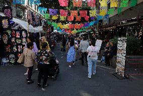 Daily Life In Mexico City