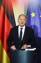 German Chancellor receives Annual Report on Economic Development