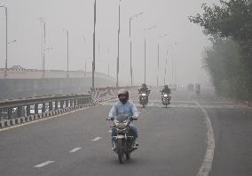 Indian Capital New Delhi Chokes As Air Pollution Turns 'severe'