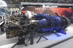 Russia's 117s Vector-thrust Aero Engine at the 2024 Zhuhai Air S