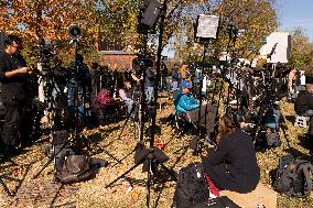 Members Of The Media Assemble At The White House - Washington