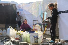 Palestinians Suffer Water Shortage - Gaza